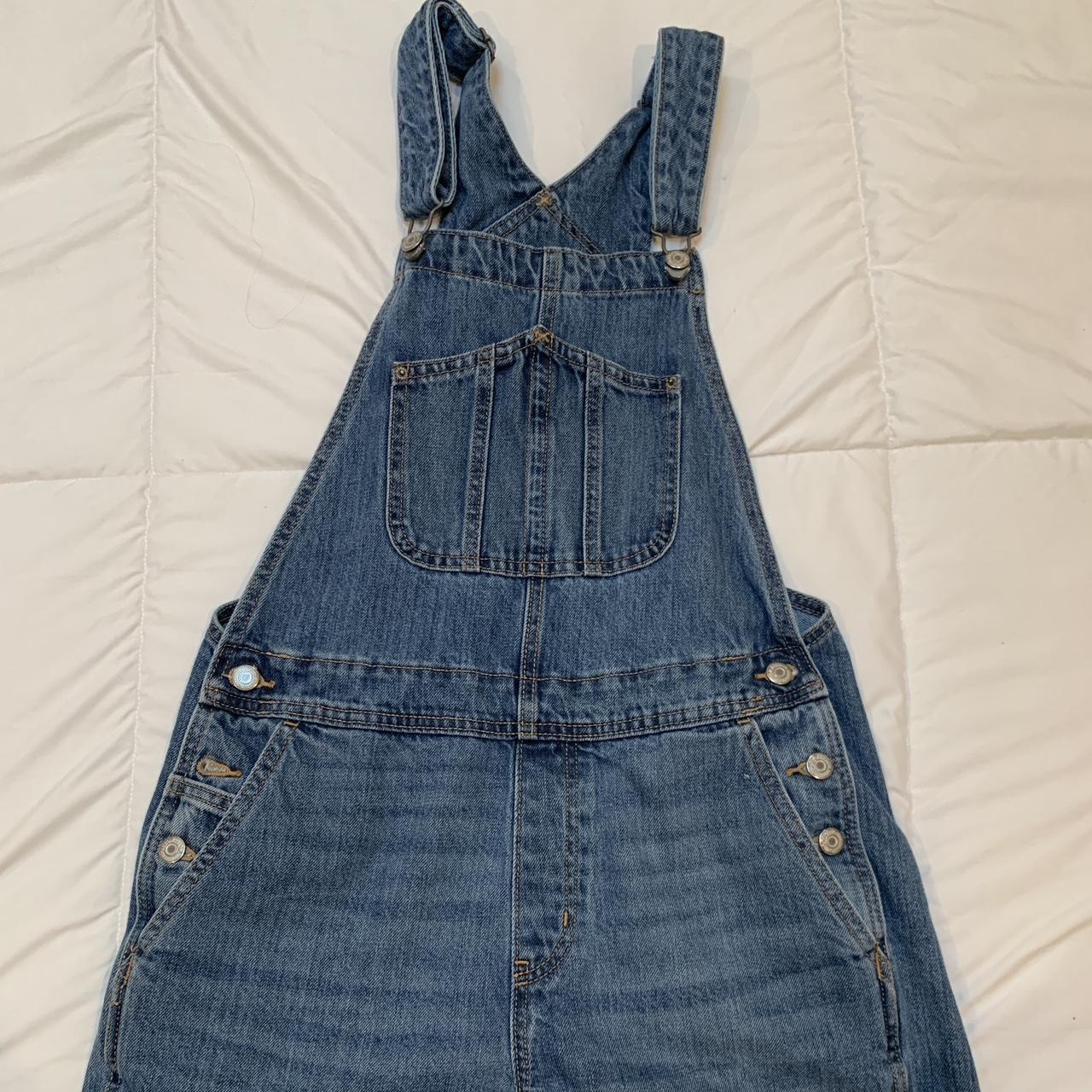 Old Navy light wash overall shorts size... - Depop