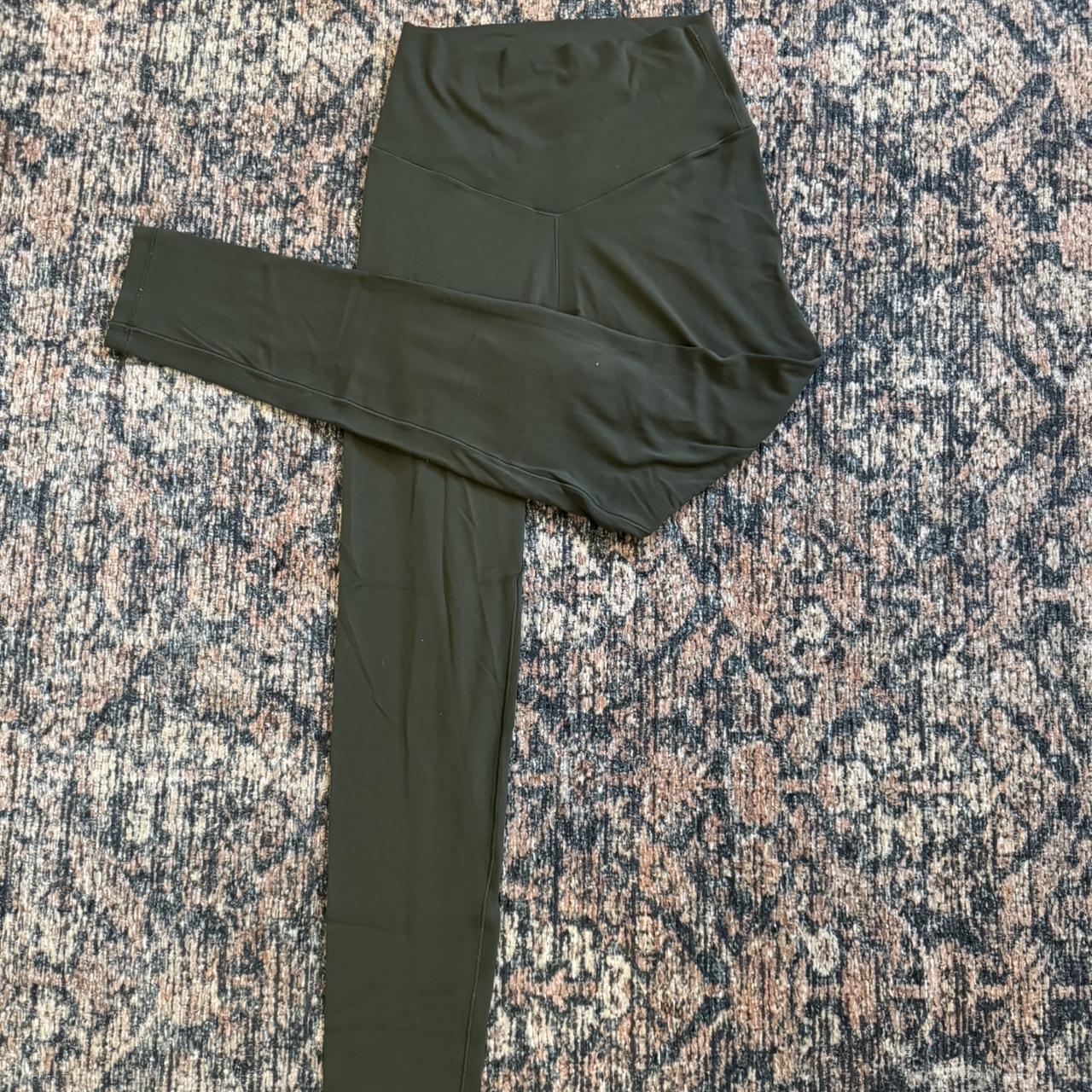 Green offline aerie leggings 🌿✨🫧 Size small but can - Depop