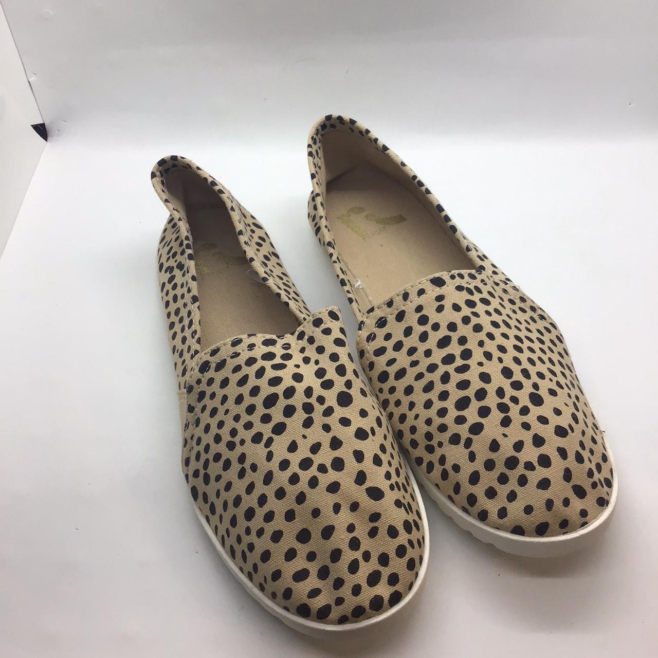 NWOT Women s R Report Cheetah Animal print shoes Sz