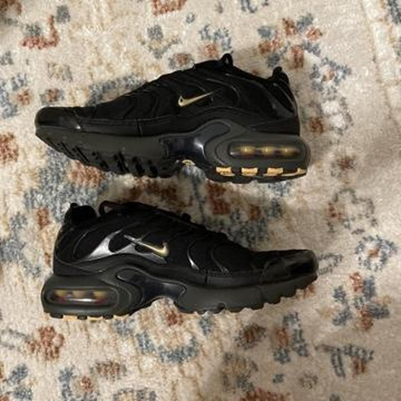 mens black and gold trainers