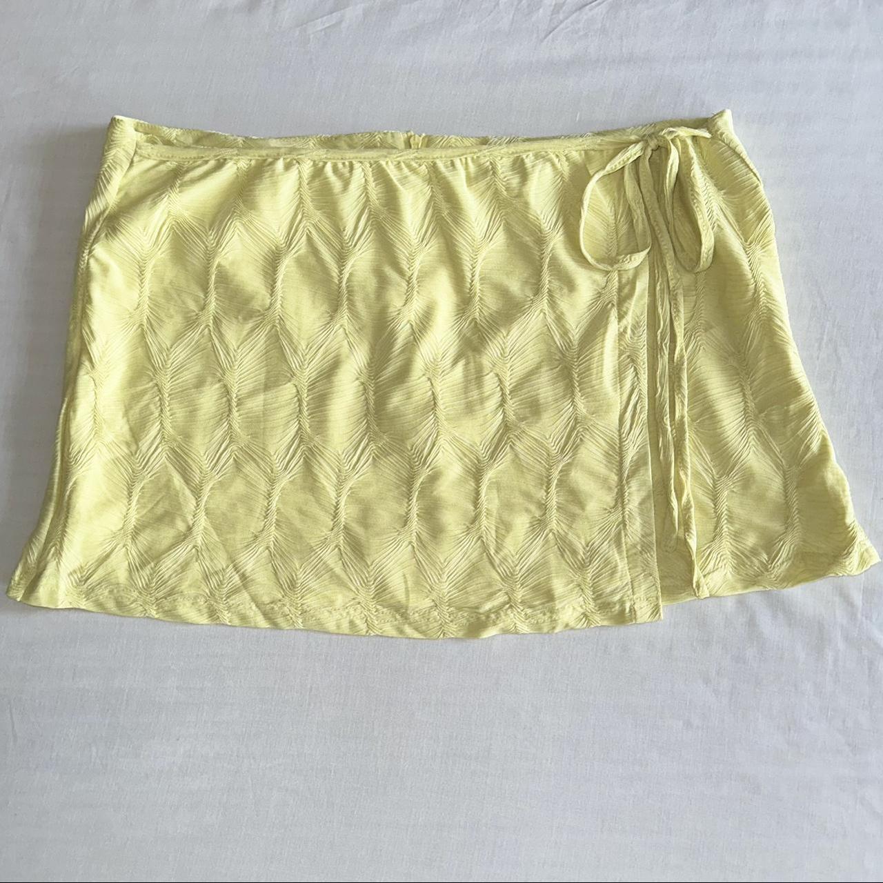Yellow skirt valley girl hotsell