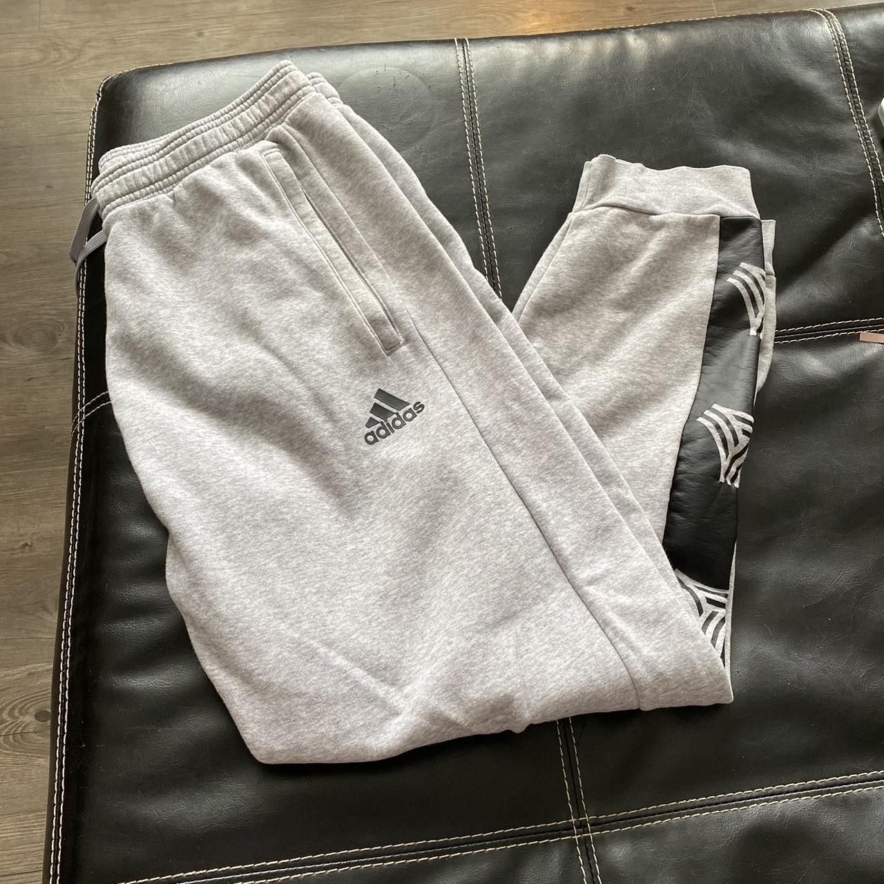 Adidas Men's Grey and Black Joggers-tracksuits