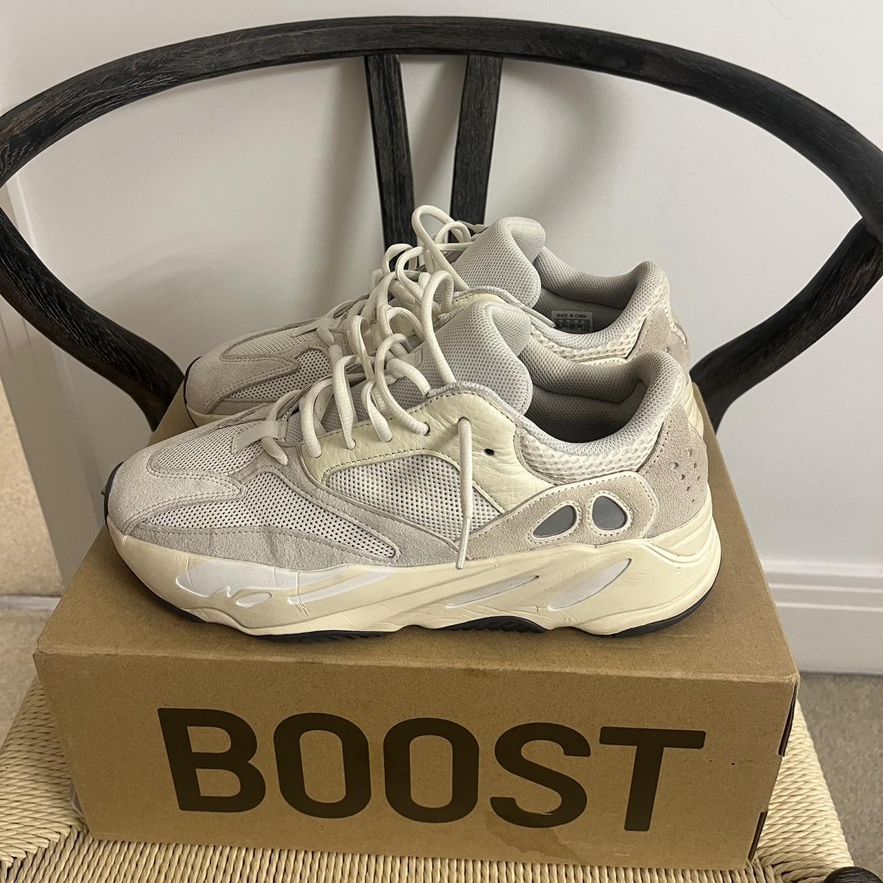 yeezy trainers cost
