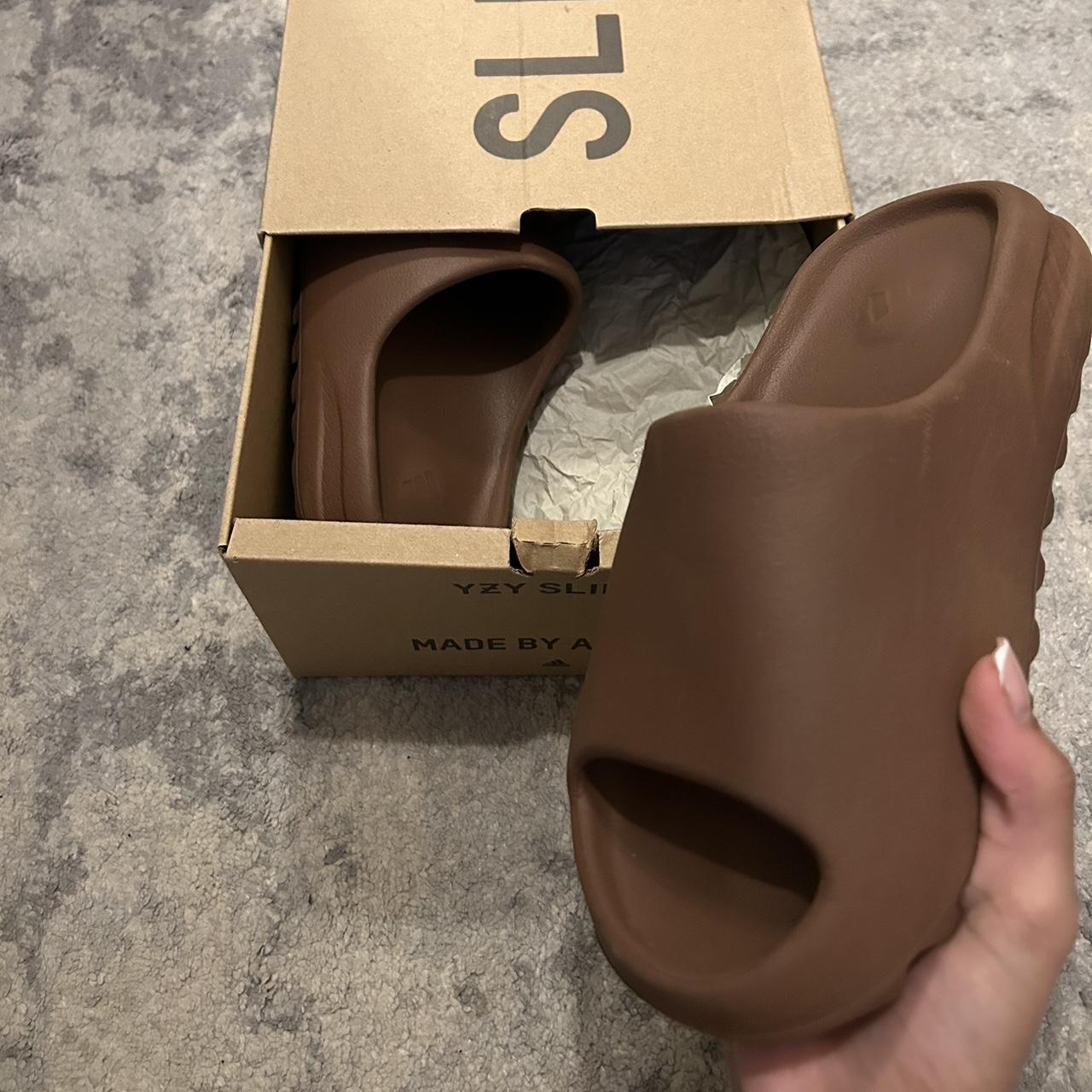 yeezy slide mocha