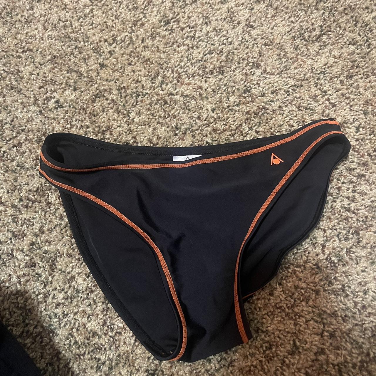 matching two piece swim suit set worn once fits an XS/S - Depop