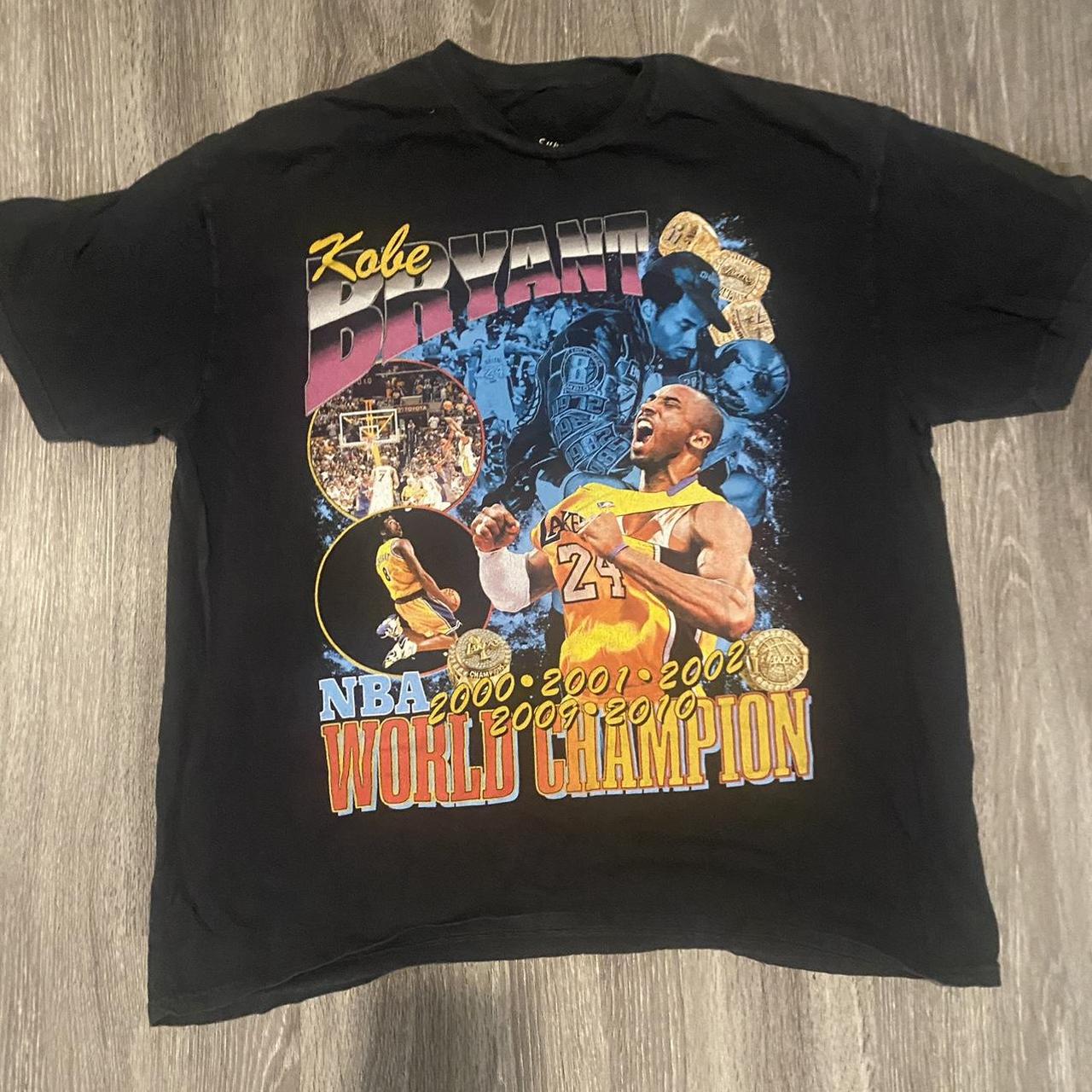 Near Me Kobe Bryant With Championship Rings Graphic T-Shirt Kobe