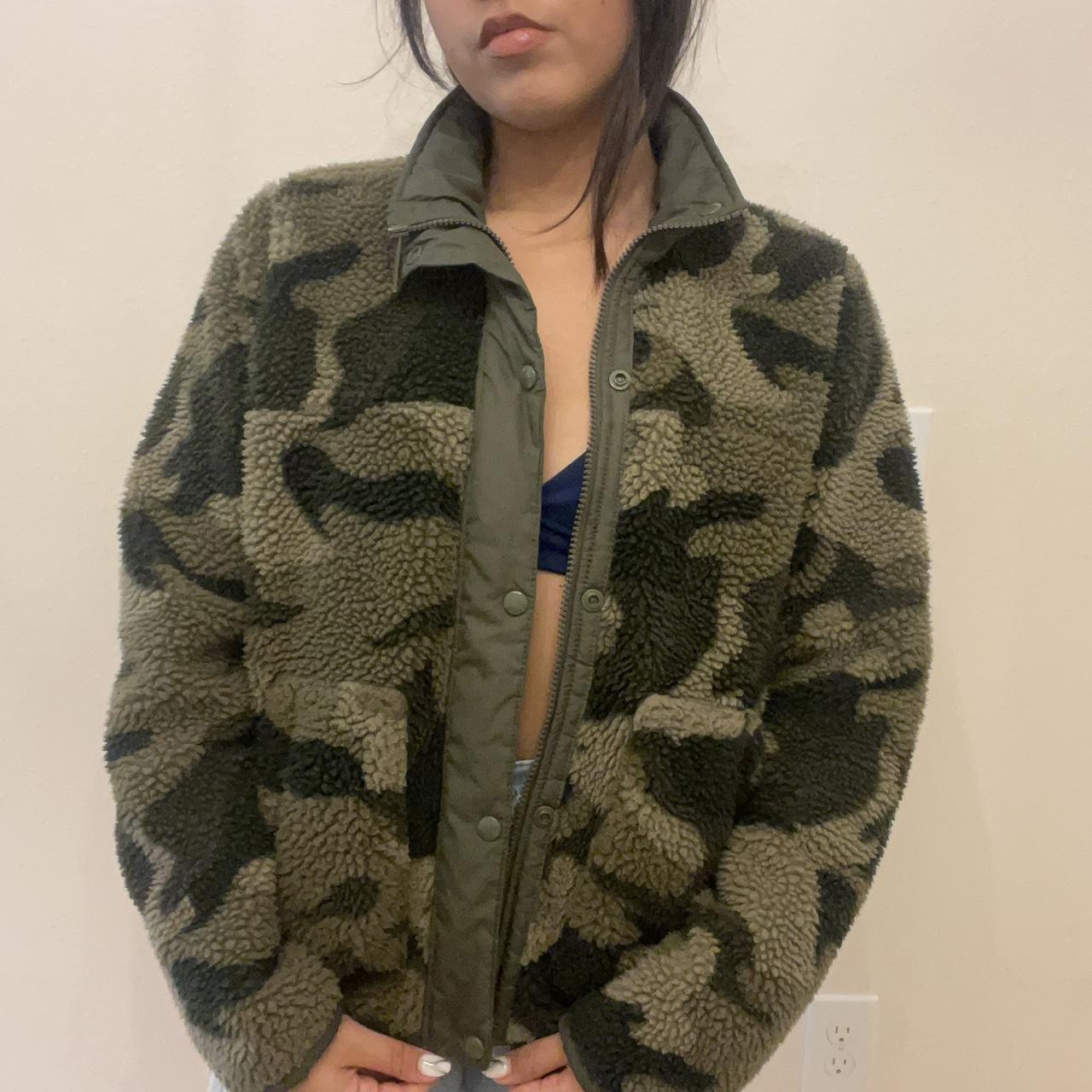 Hollister on sale camo coat