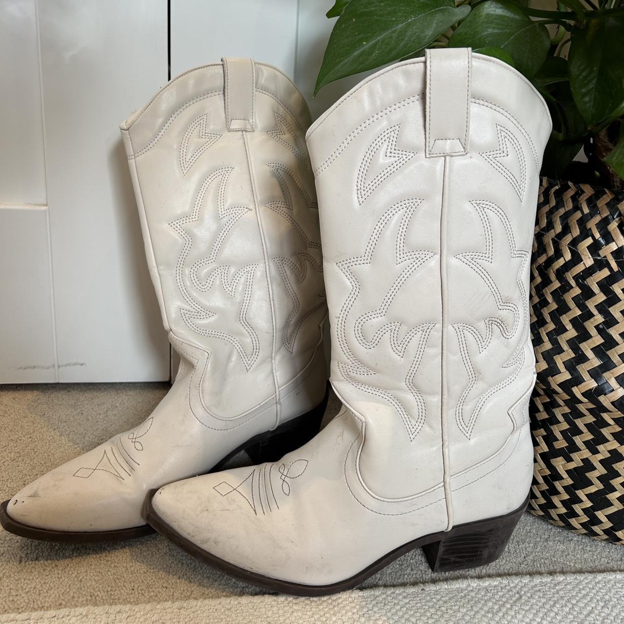 stradivarius boots beige