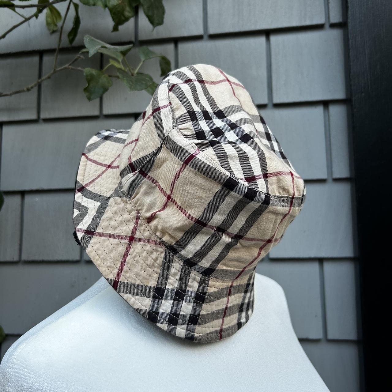 Burberry hat outlet depop