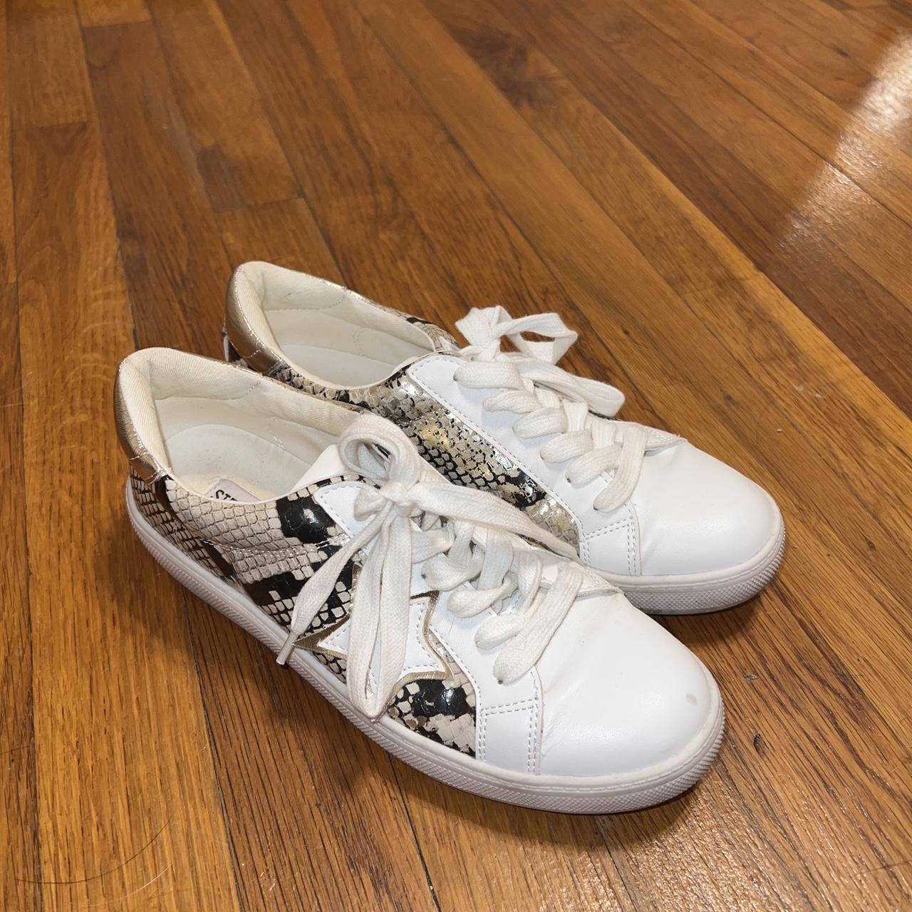 Steve madden best sale sneakers with stars