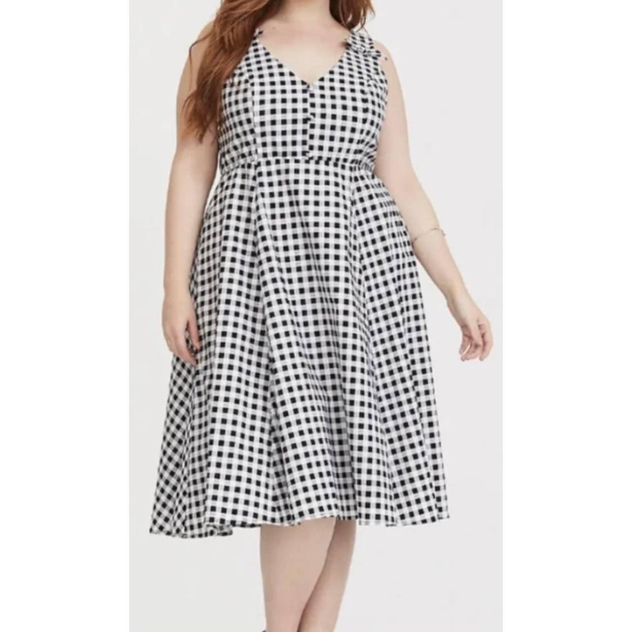 Torrid black outlet and white dress