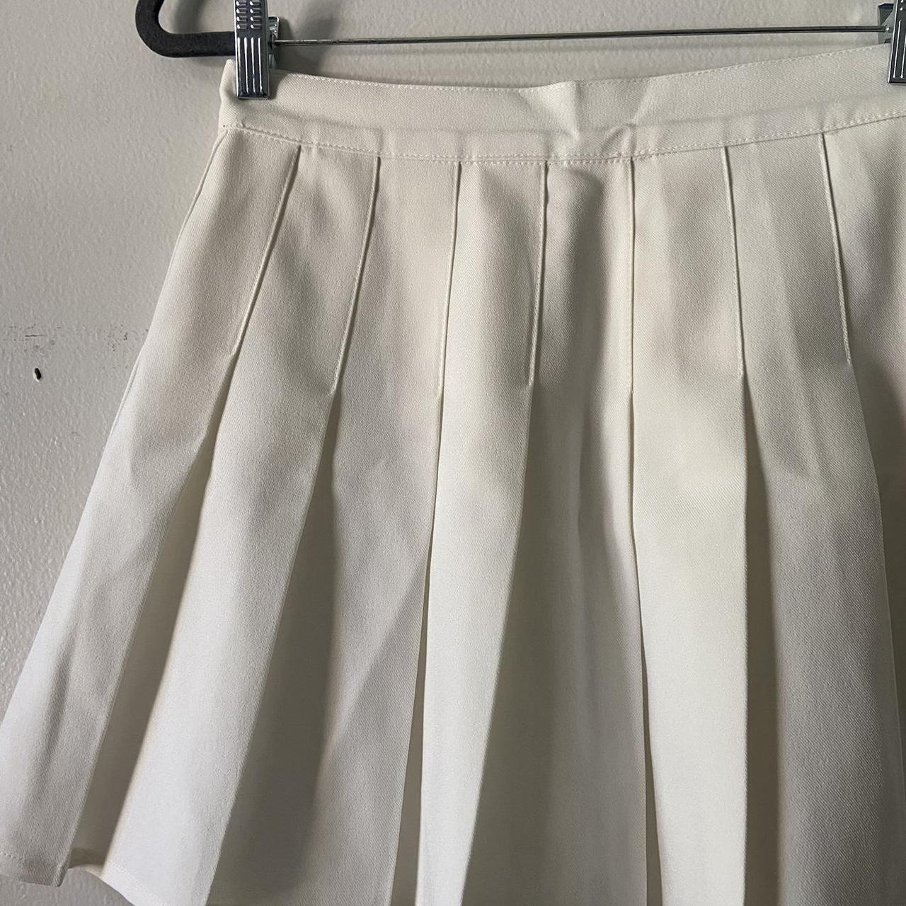 American Apparel Women's White Skirt | Depop