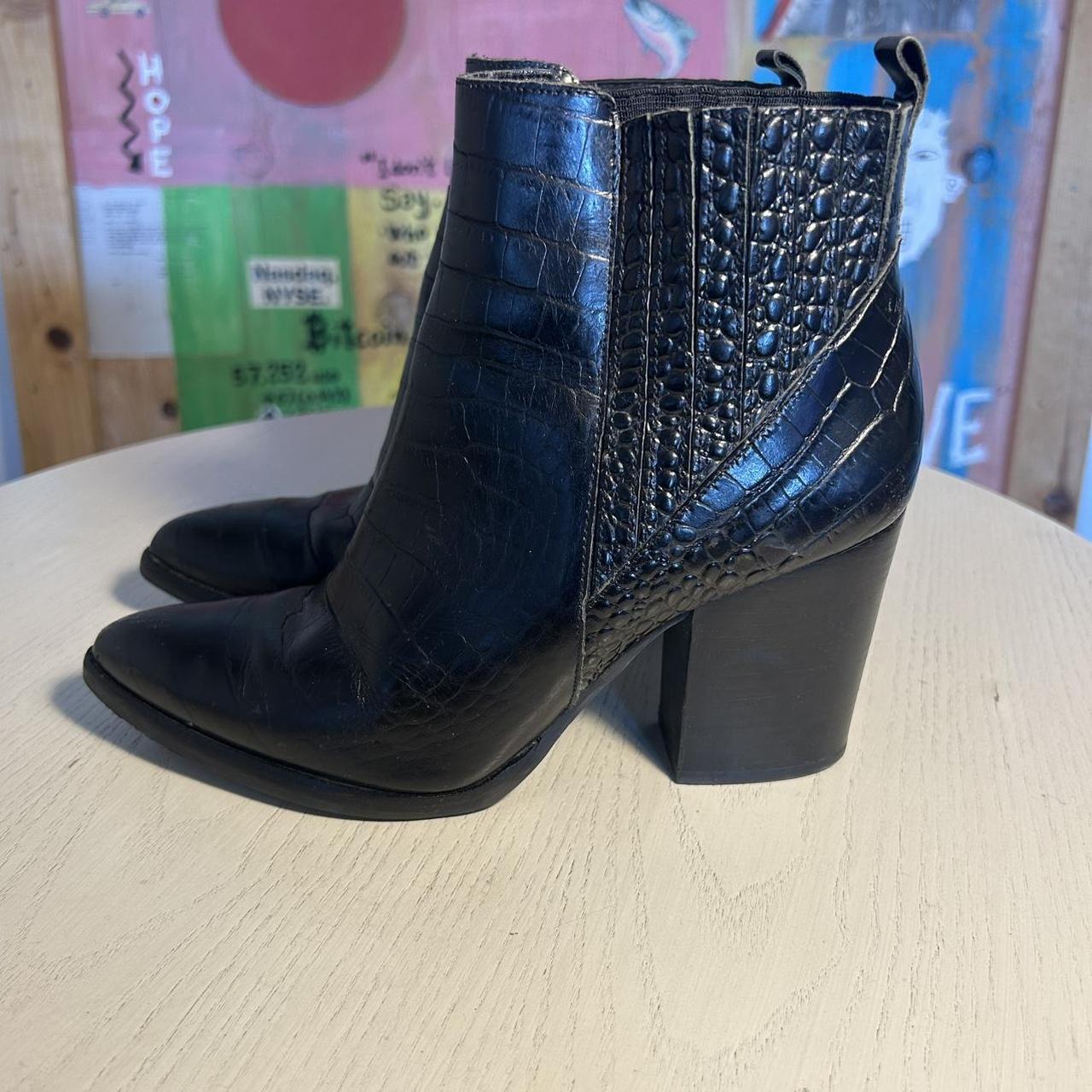 item listed by jsboutique95