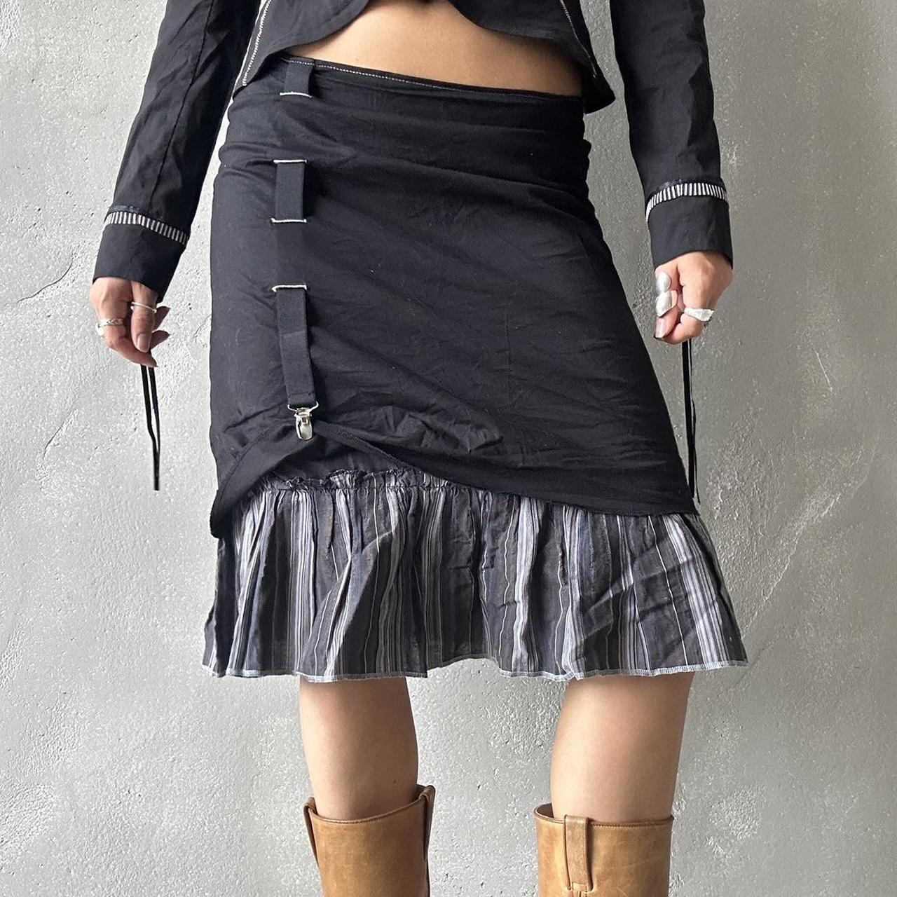 Layered skirt 90s best sale