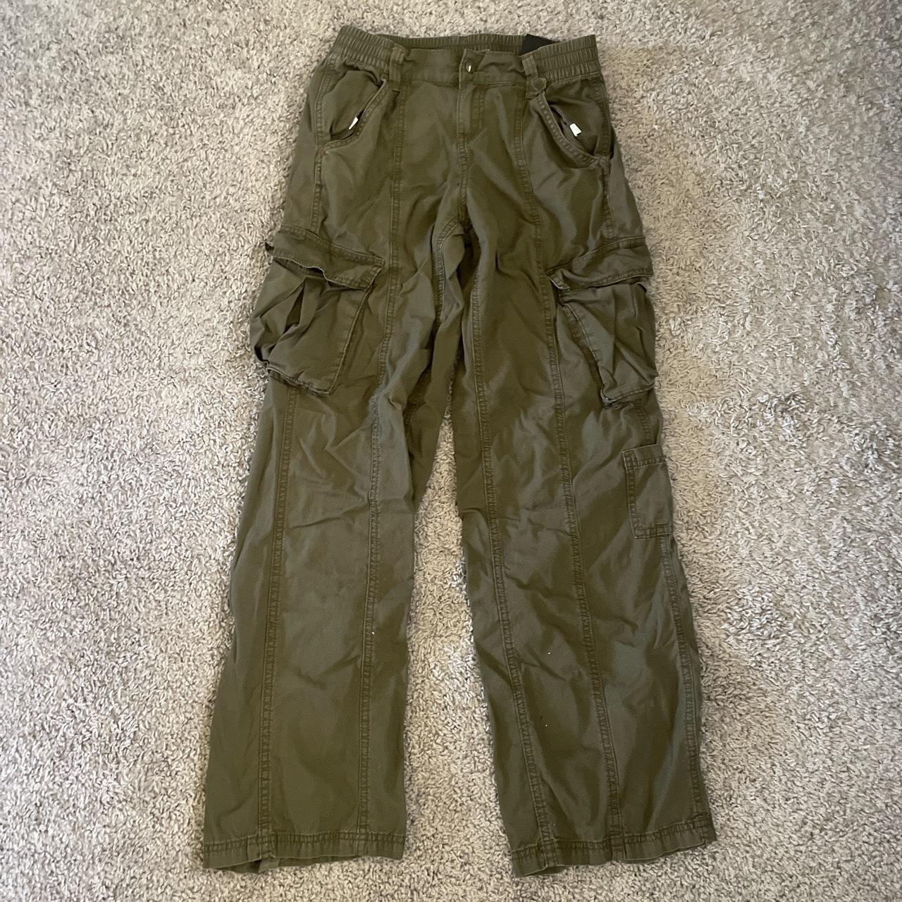 H&M green cargo pants - shipping after the... - Depop