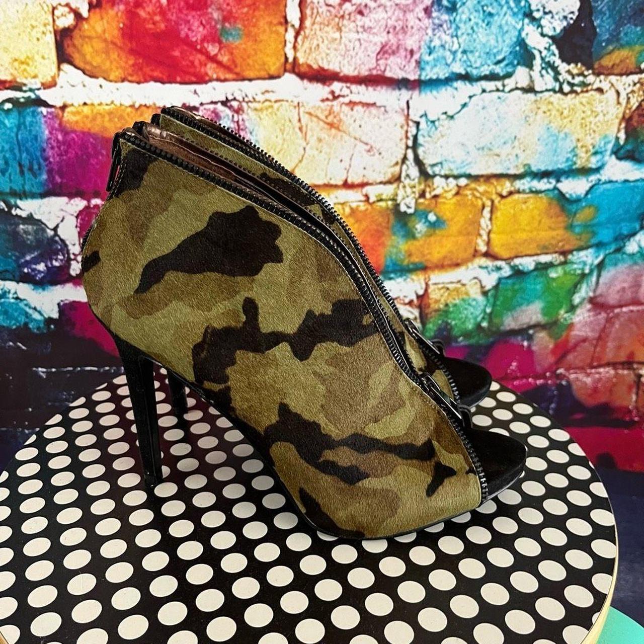 Carlos by Carlos Santana Veruca Camo Shooties Peep. Depop