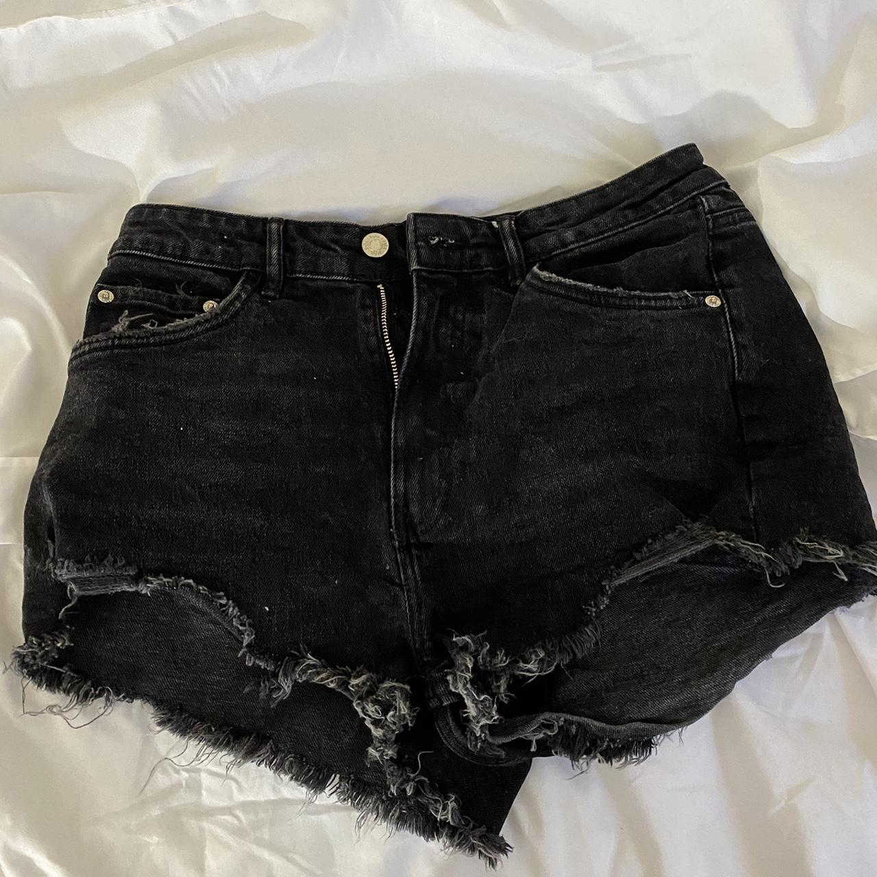 black zara shorts size 6 fits more like a 4 worn a... - Depop