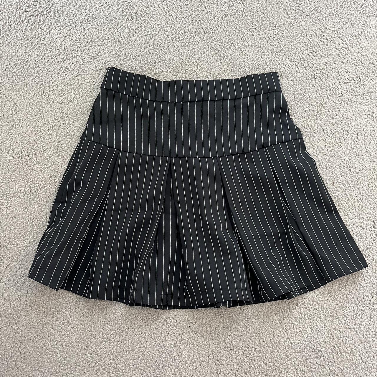 Glassons tennis mini skirt size S/8 side zip Never... Depop