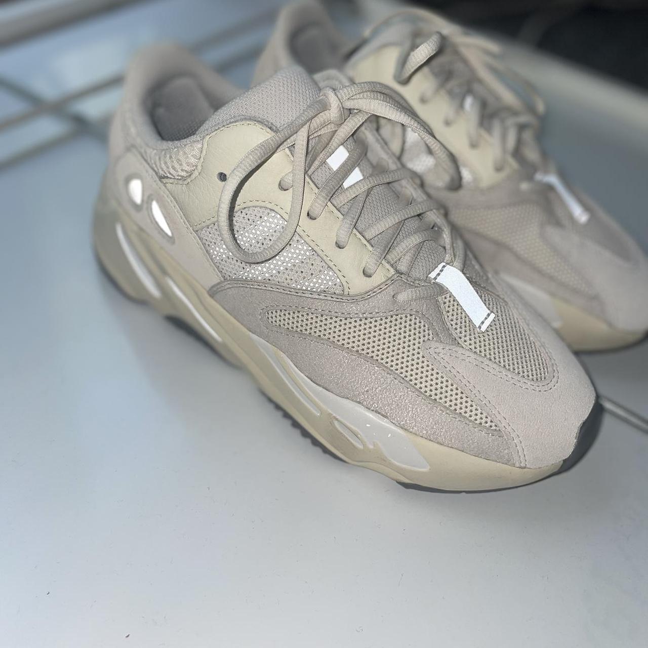 yeezy boost 700 analog womens