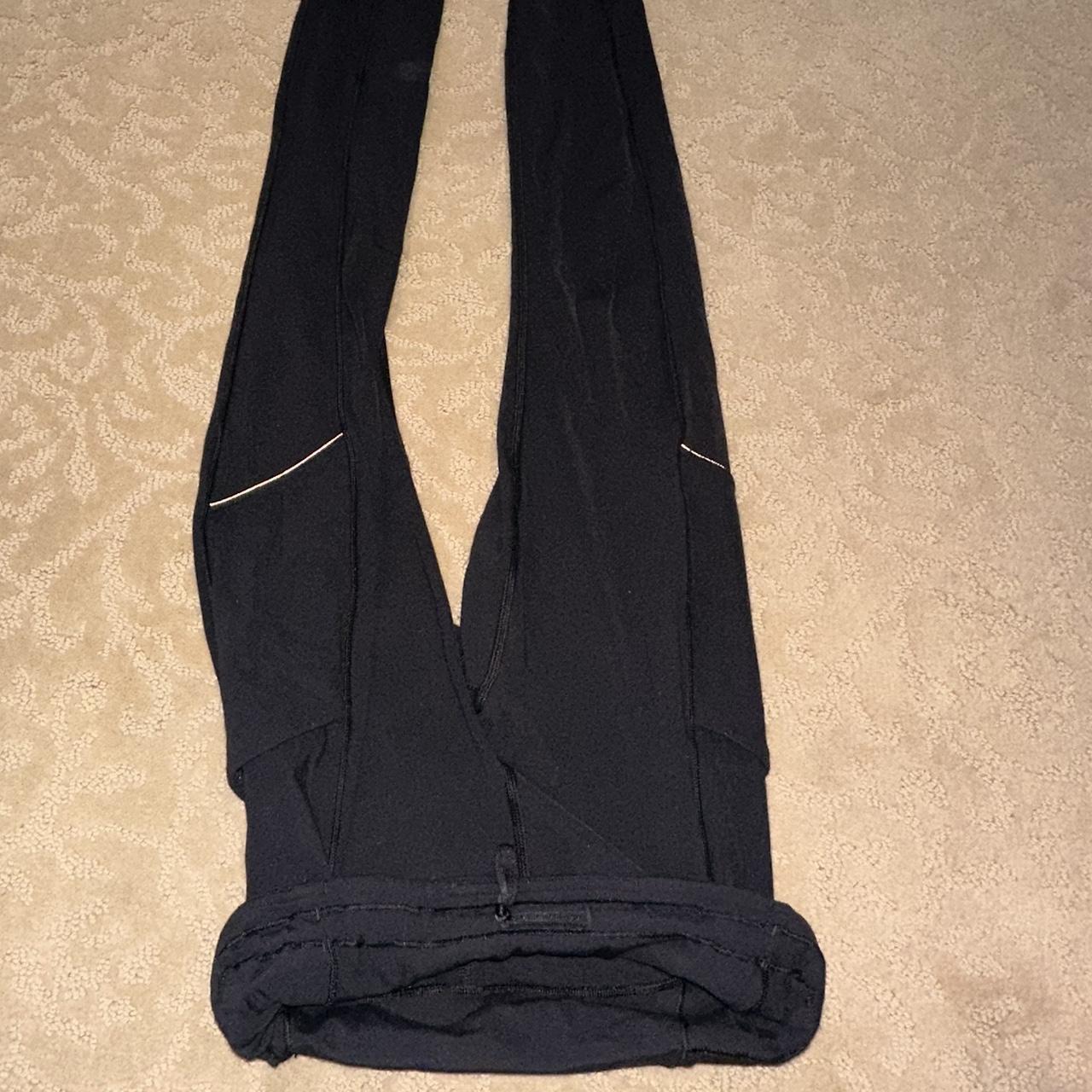 Speed tight lululemon leggings size 4 back pocket - Depop