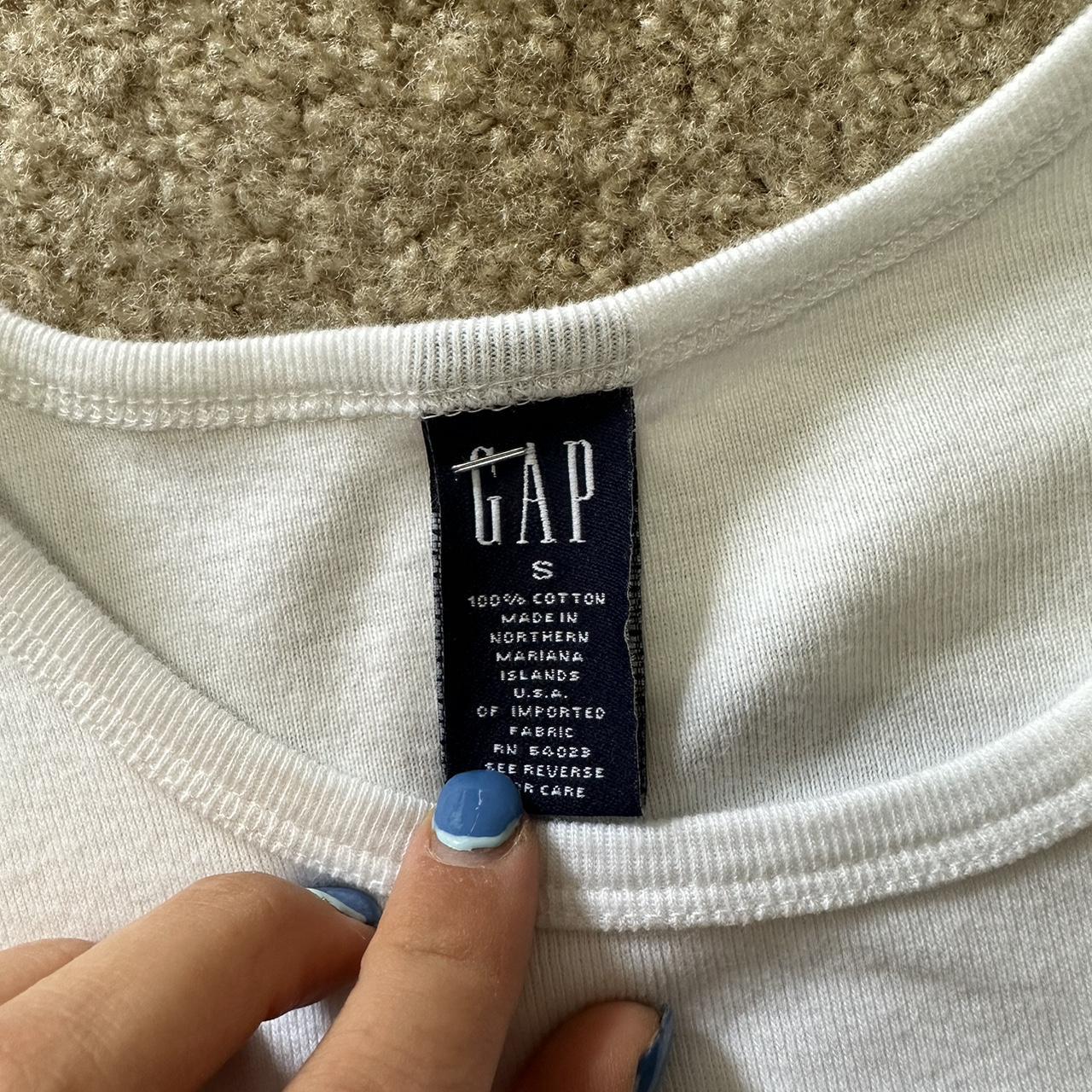 Gap White t shirt Size small No stains or... - Depop