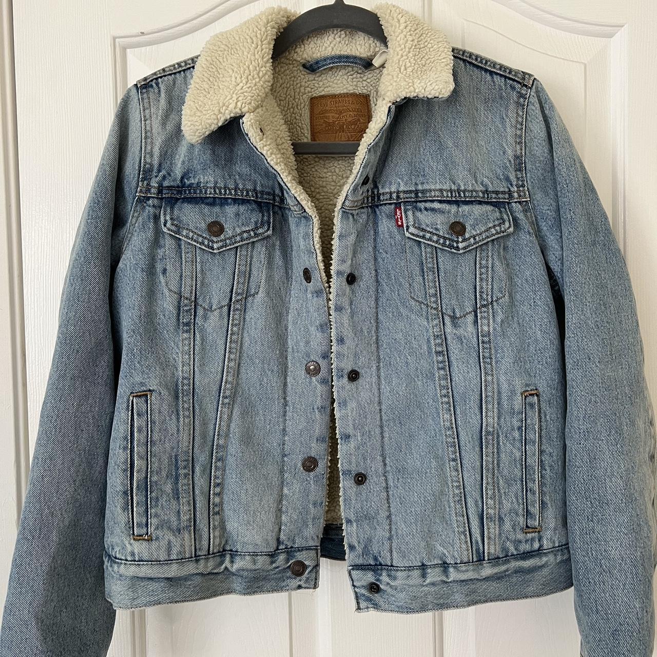 Levis sherpa lined trucker jacket. In perfect... - Depop