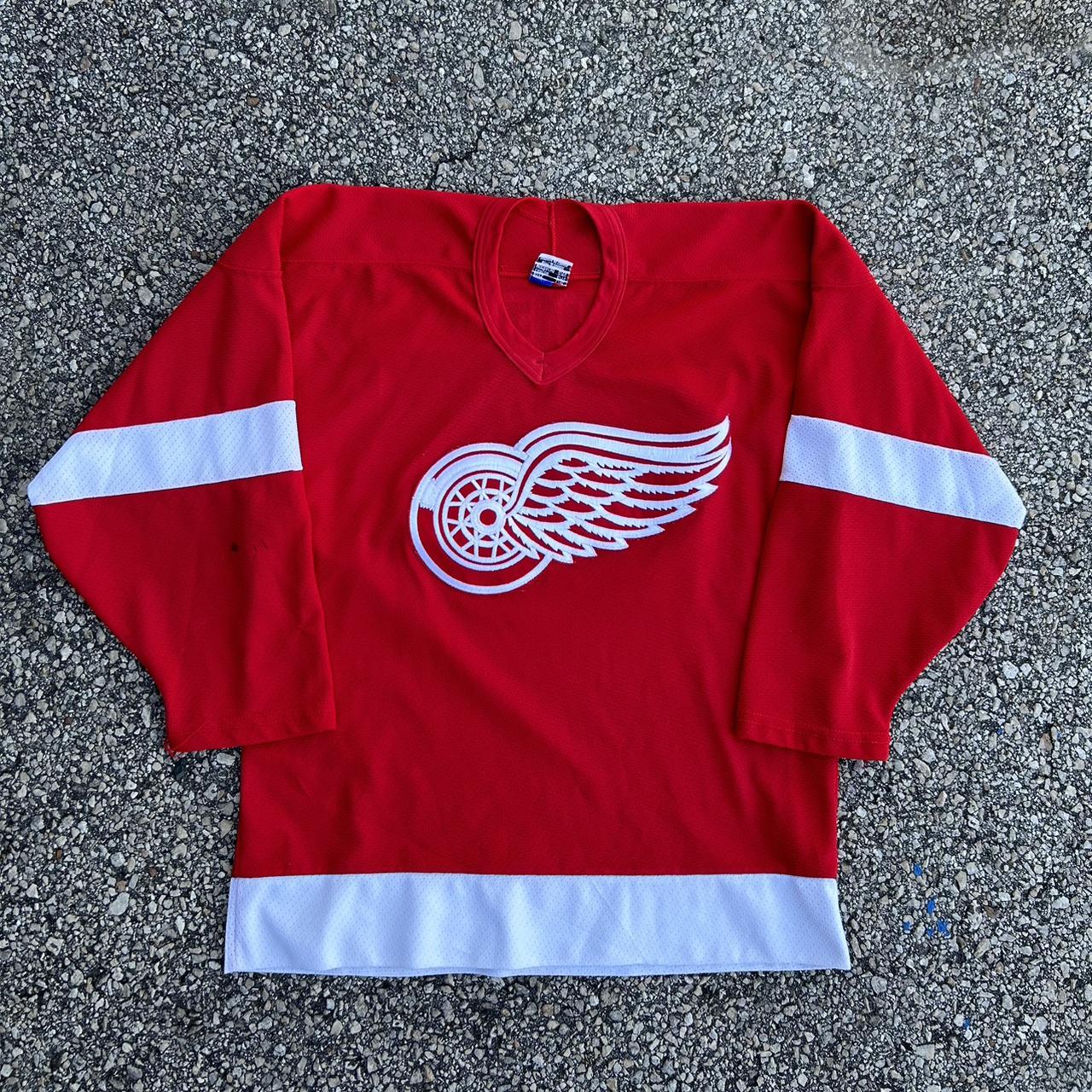 NHL Detroit Red Wings Jersey Shirt Youth Medium - Depop