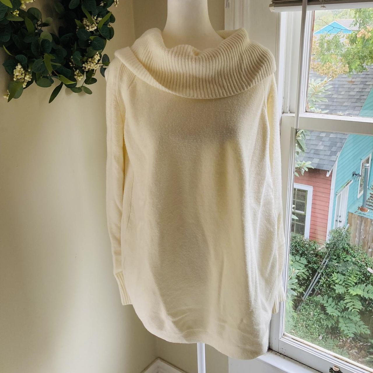 Anthropologie Women's Cream Jumper | Depop