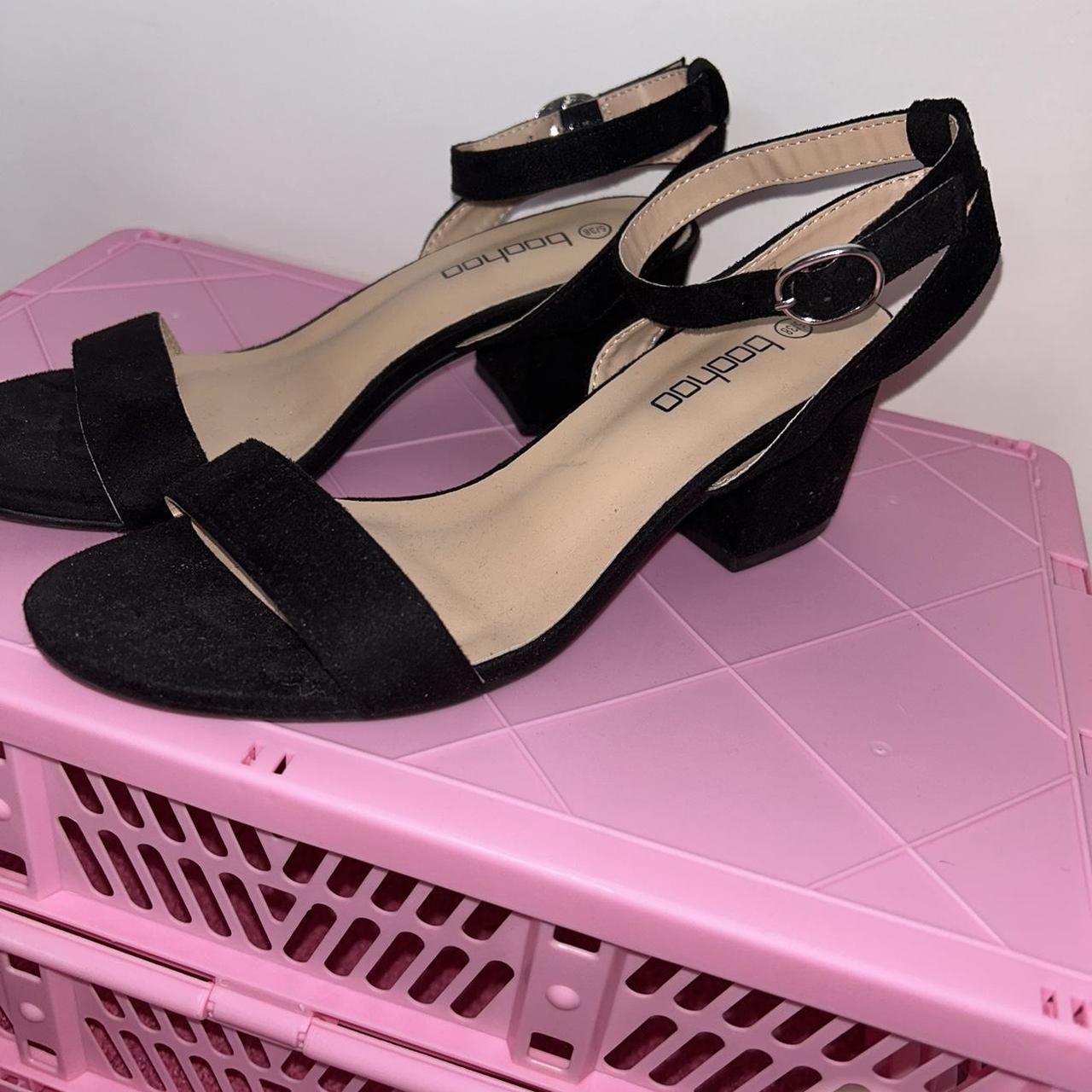 Boohoo Women's Black Sandals Depop
