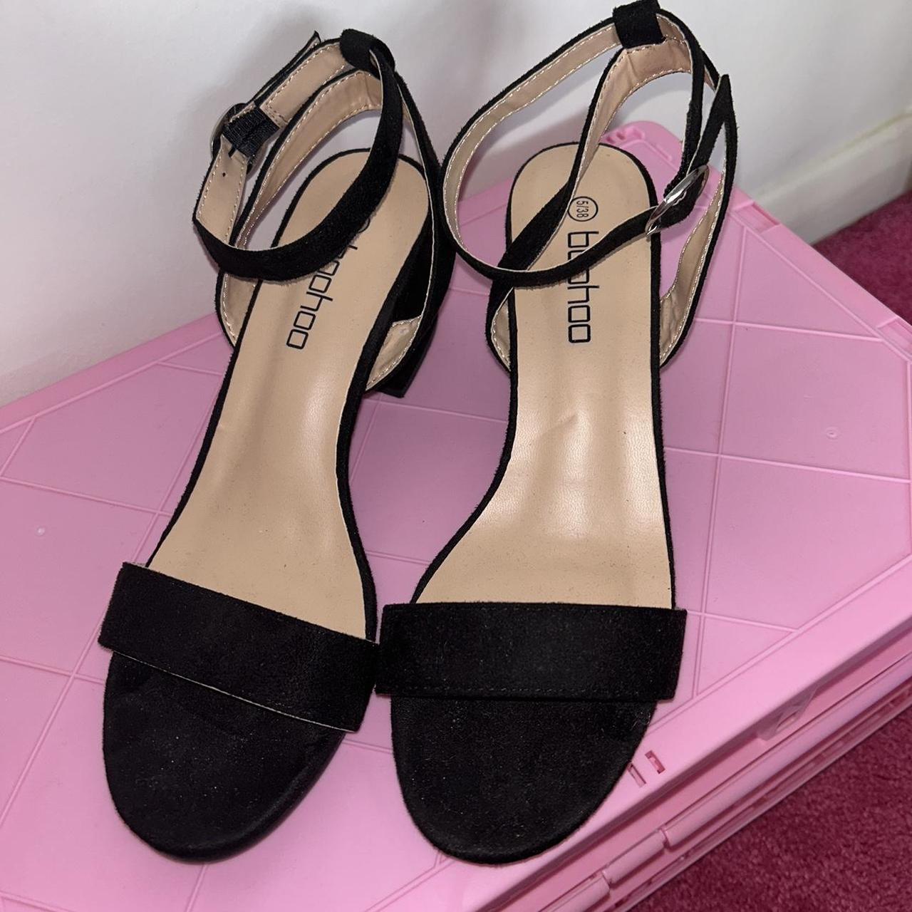 Boohoo Women's Black Sandals Depop