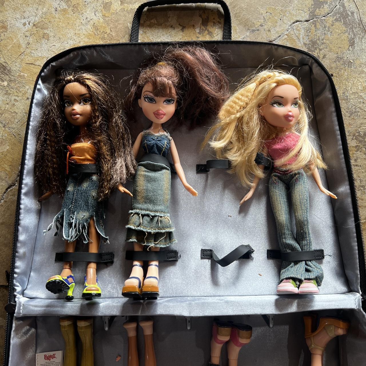 Bratz Bundle deals Case with Dolls