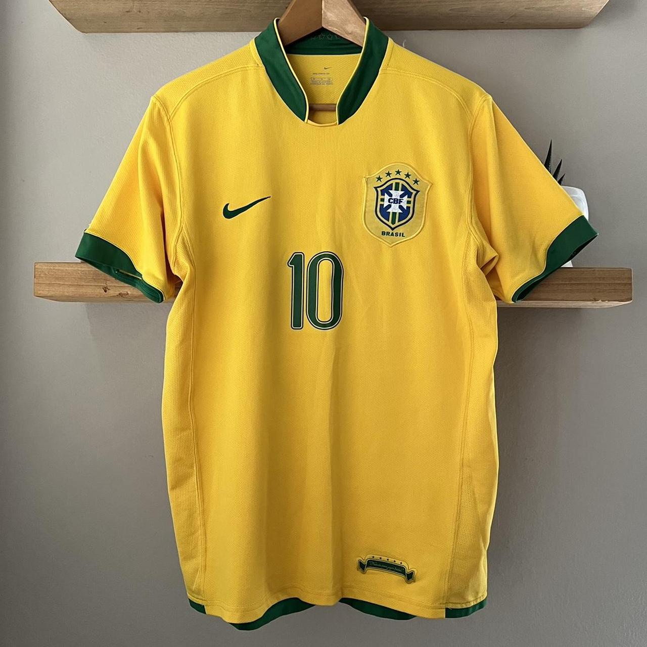 Soccer jersey vintage rare Brazil hotsell size M