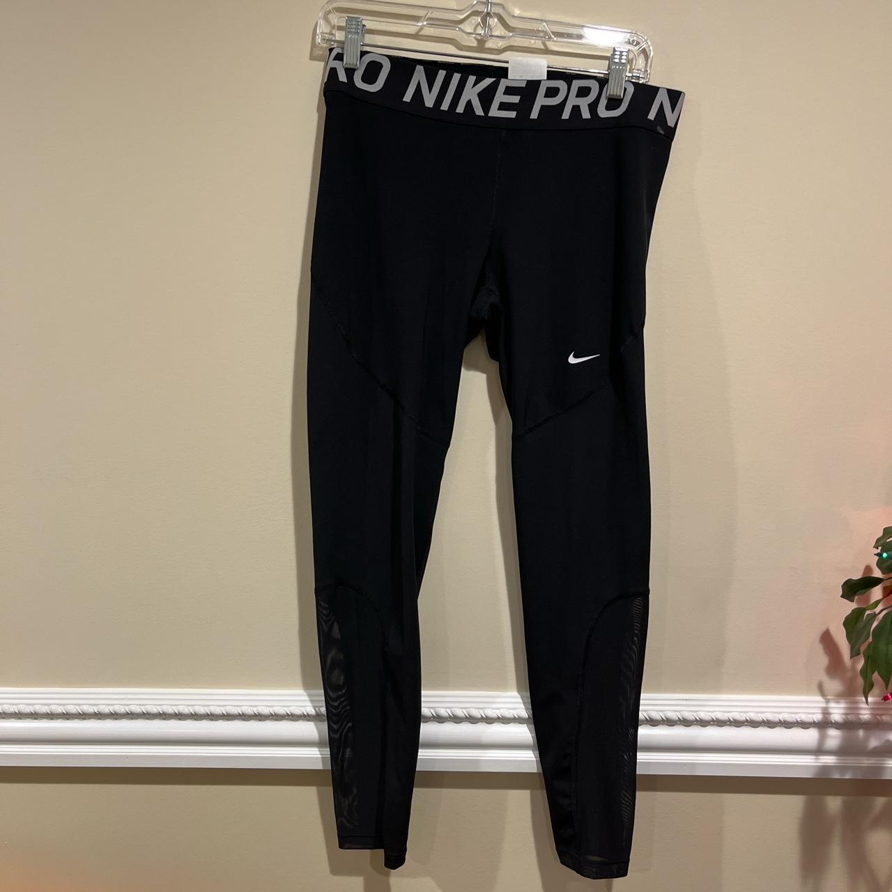 ID: 158 ☻ Brand: Nike pro leggings Barry's ☻ Size: - Depop