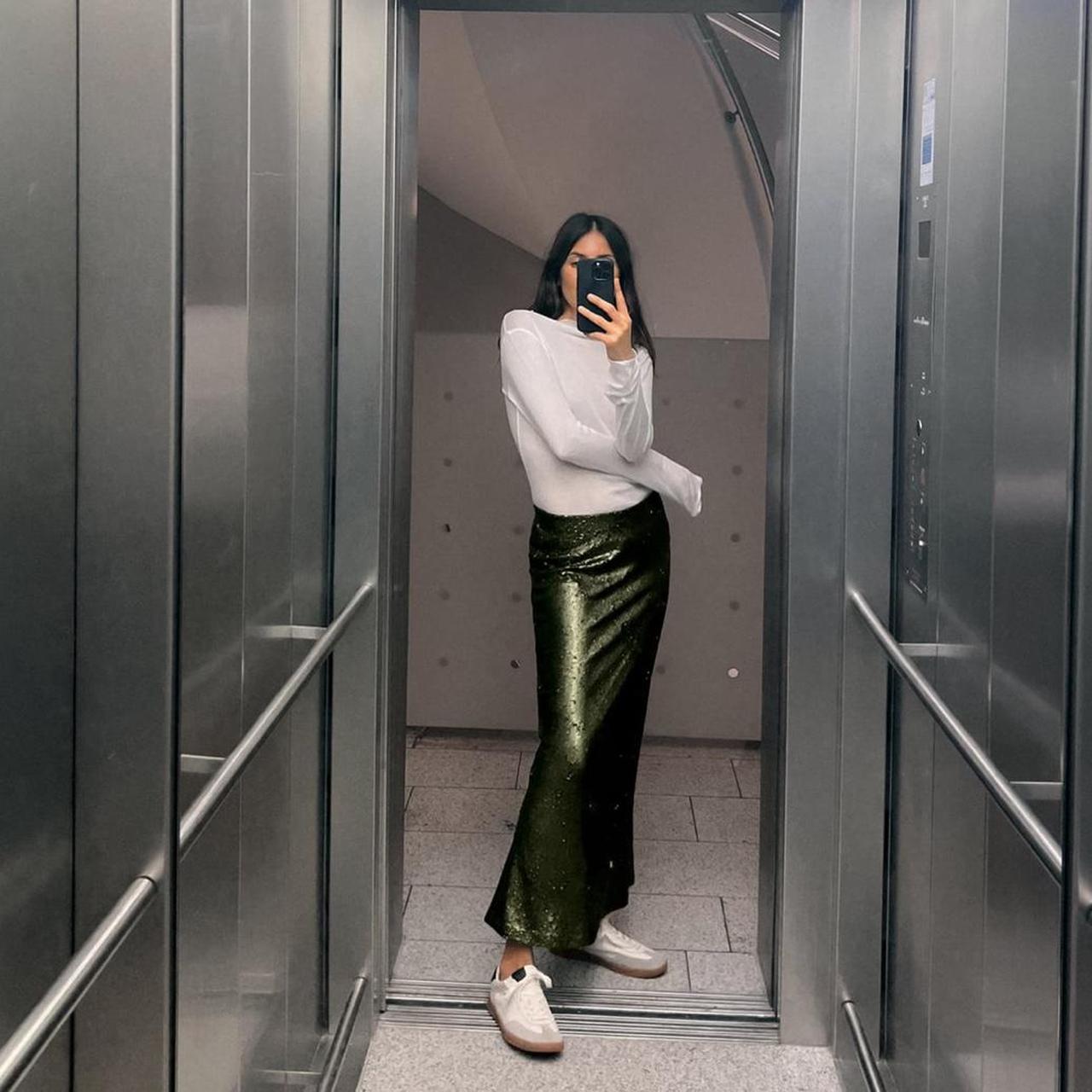 ZARA MIDI GREEN SEQUIN SKIRT, Skirt with an