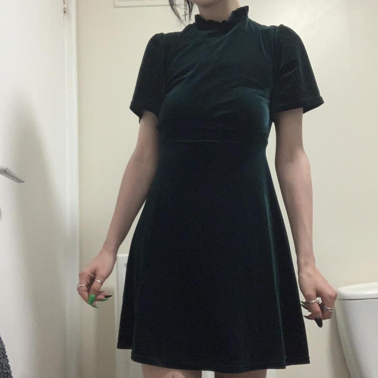 Green velvet sale dress primark