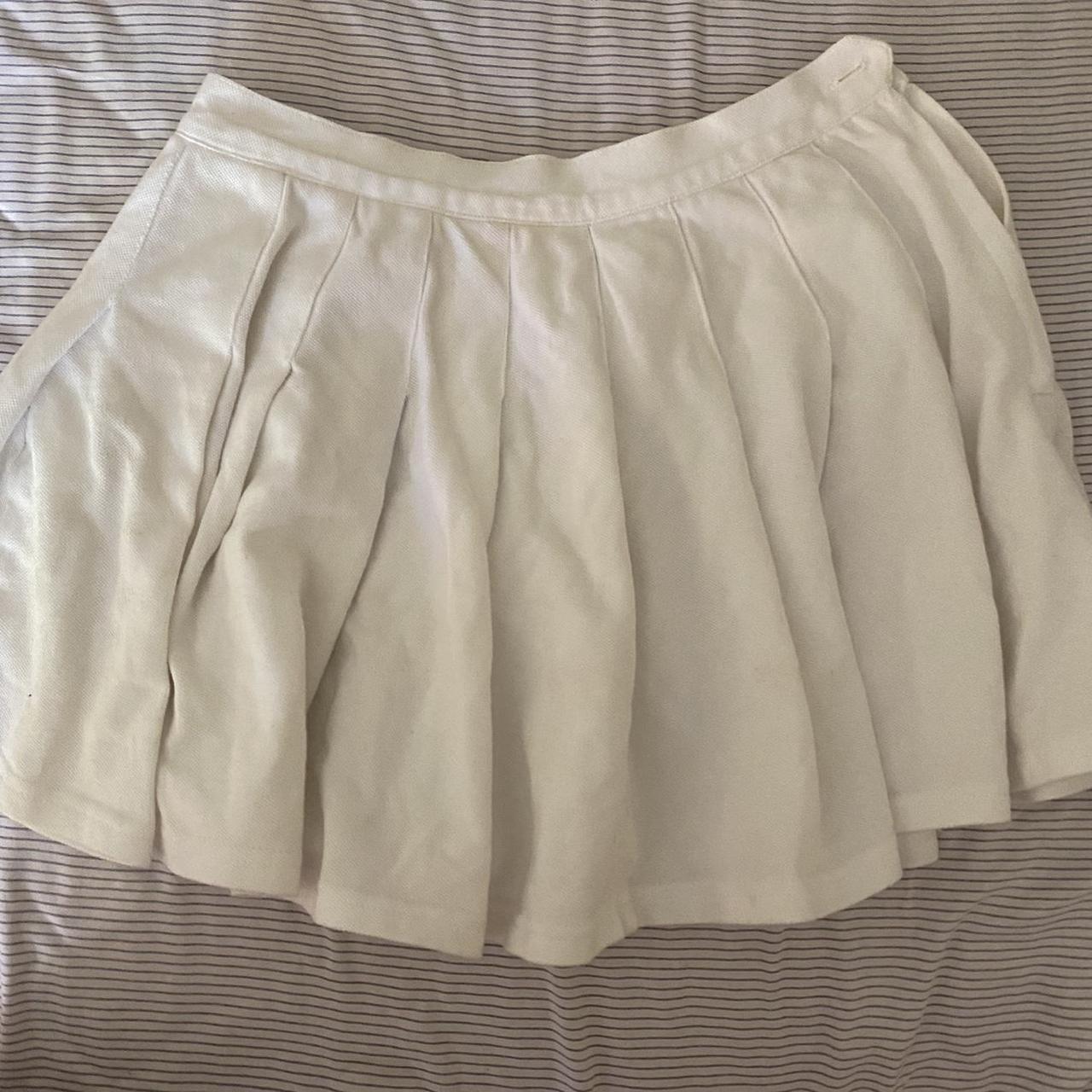 White tennis hotsell skirt urban outfitters