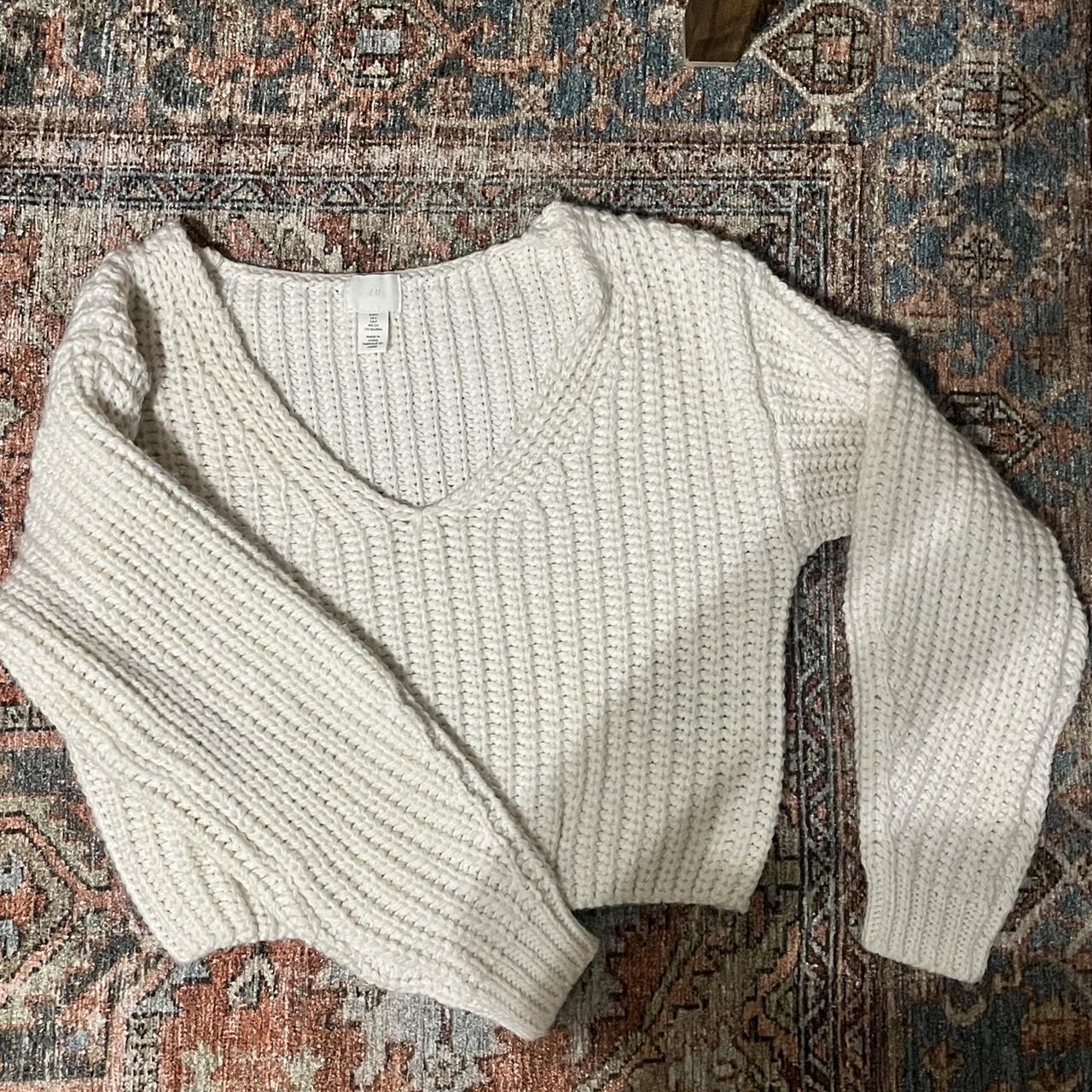 H&M cropped white chunky sweater Size: Small... - Depop