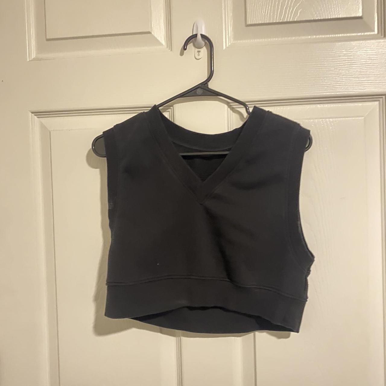 Womens cropped sweater vest from H&M. I cut the tags... Depop
