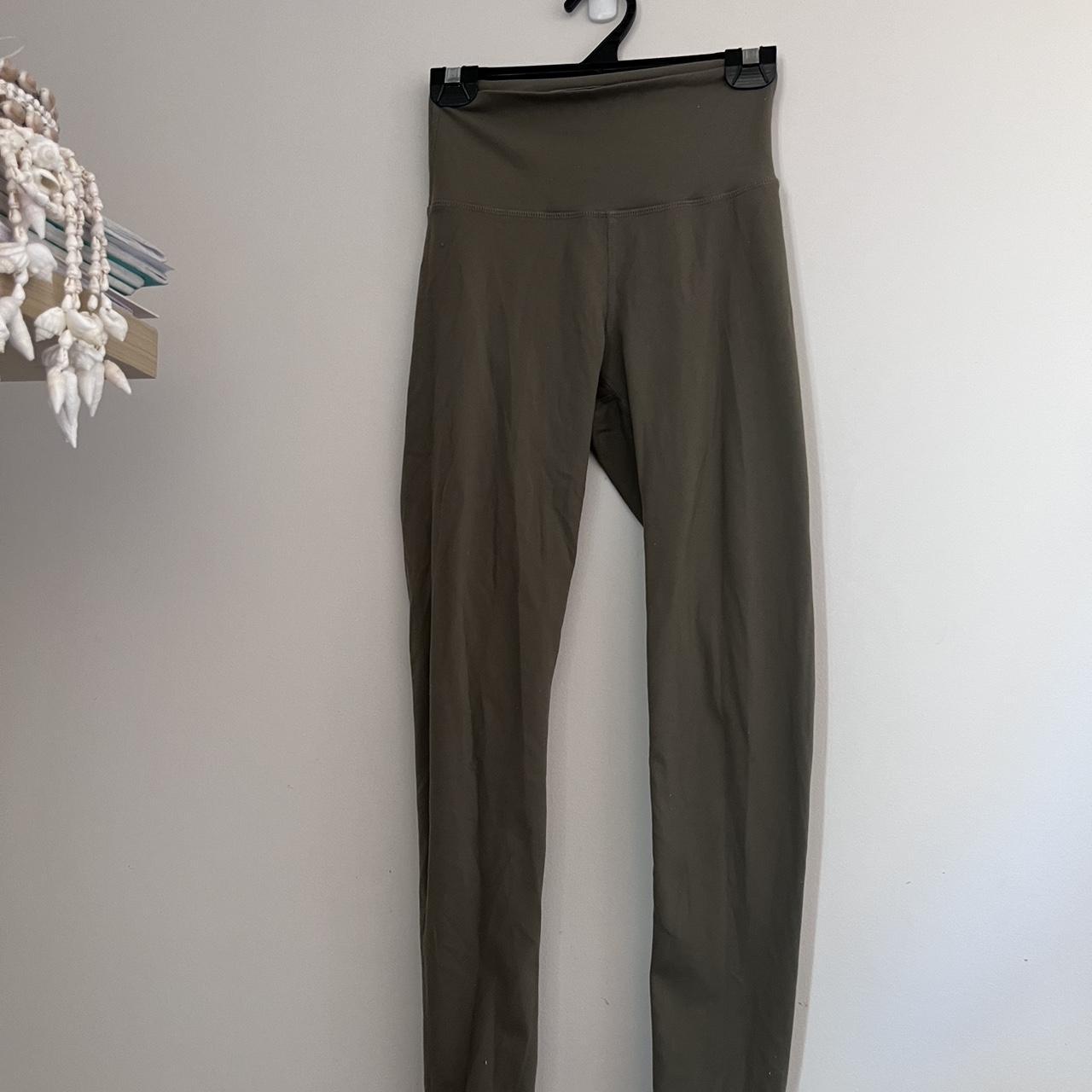 ECHT SCRUNCH BUM LEGGINGS size xs worn a handful... Depop