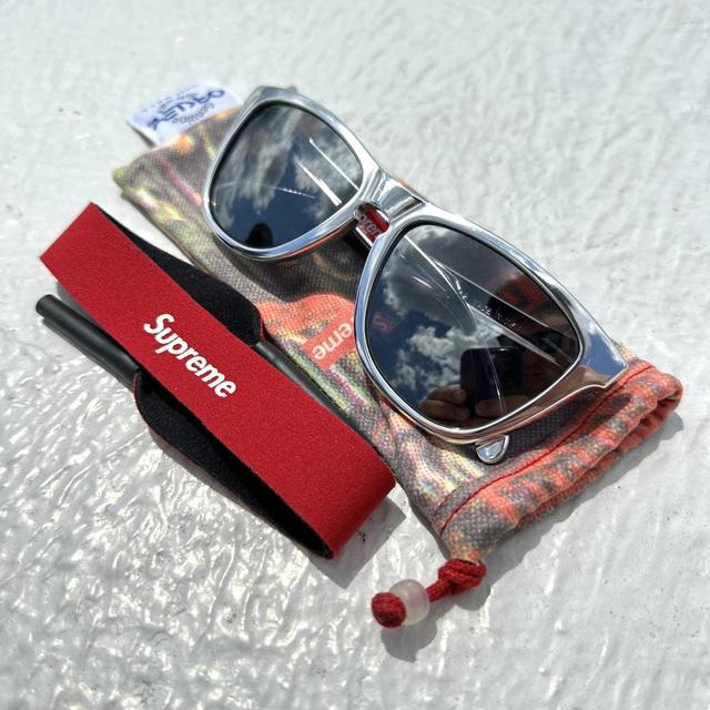 【超希少】Arkitip Magazine × Supreme 超希少】Arkitip Magazine × Supreme 超希少】Arkitip Magazine