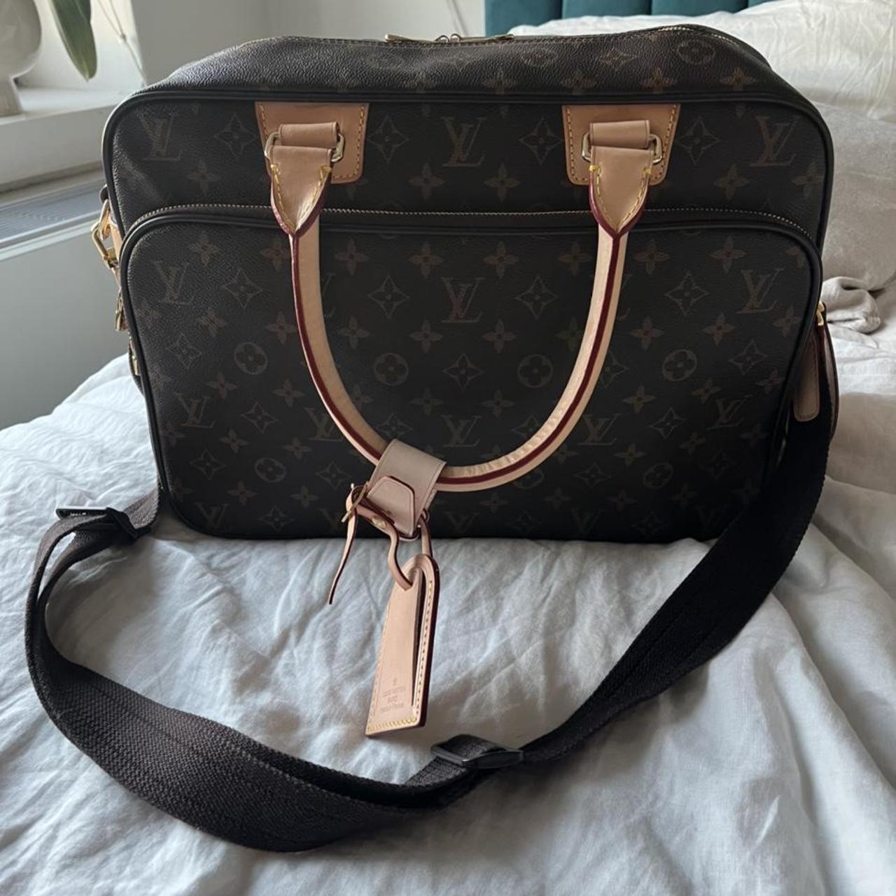 Louis Vuitton carry on shoulder bag Spacious carry... Depop