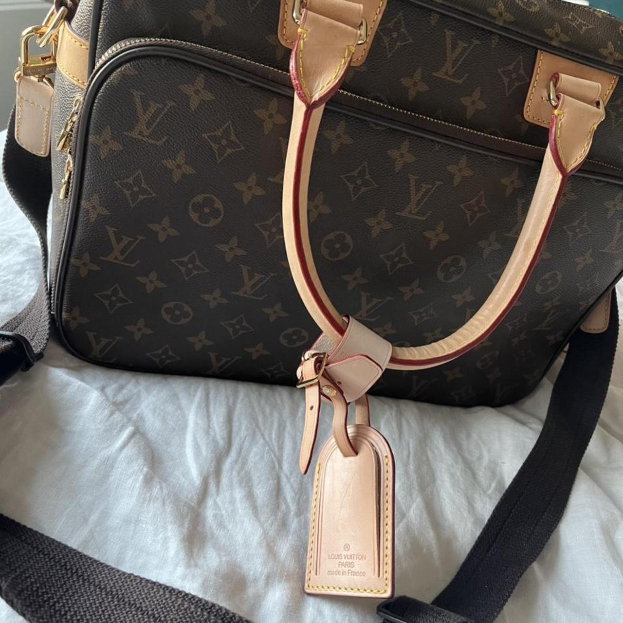 Louis Vuitton carry on shoulder bag Spacious carry... Depop