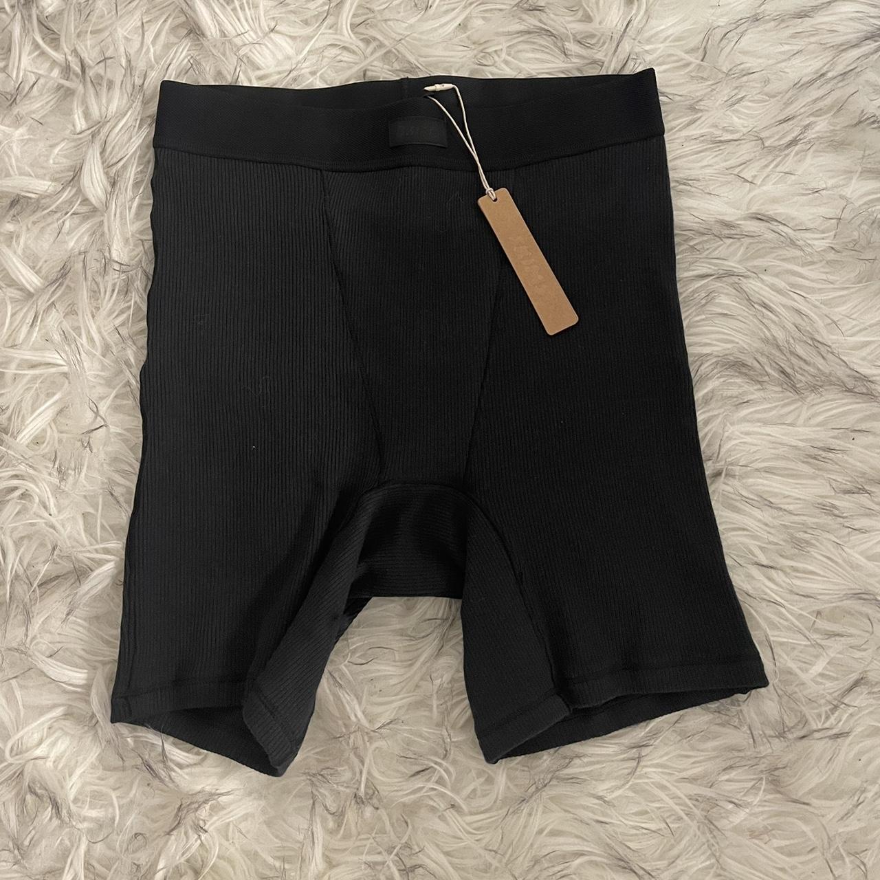 SKIMS Terry Lounge Seamless Short • in Snow • - Depop