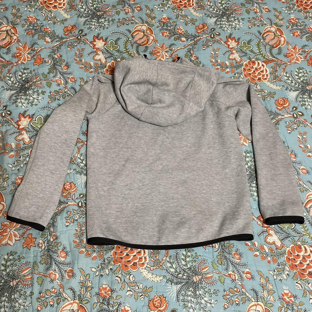 size tech fleece