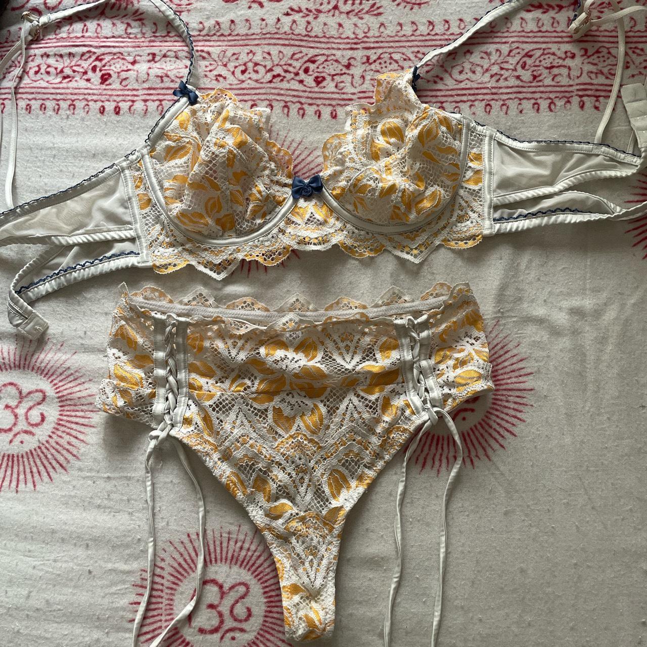 Bras n Things set used but still got plenty of... Depop