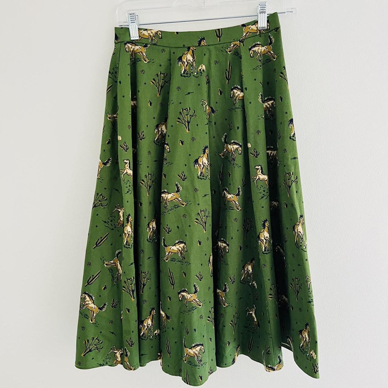 Collectif Women's Green and Tan Skirt