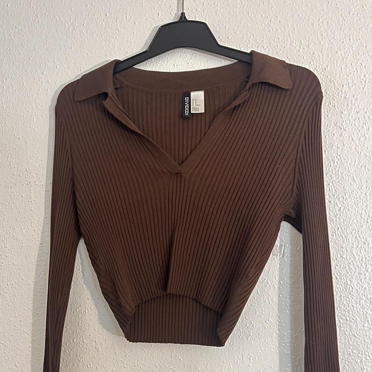 H&M Divided Brown Collar Cropped V Neck Ribbed Long... - Depop