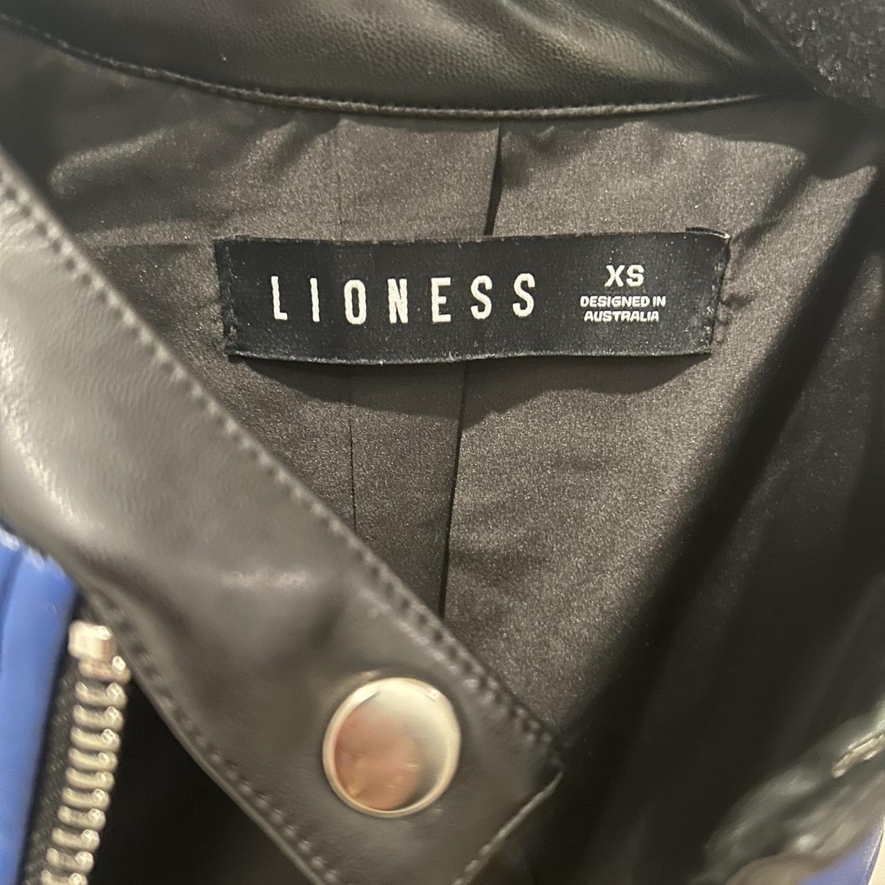Lioness Women's Jacket (3)