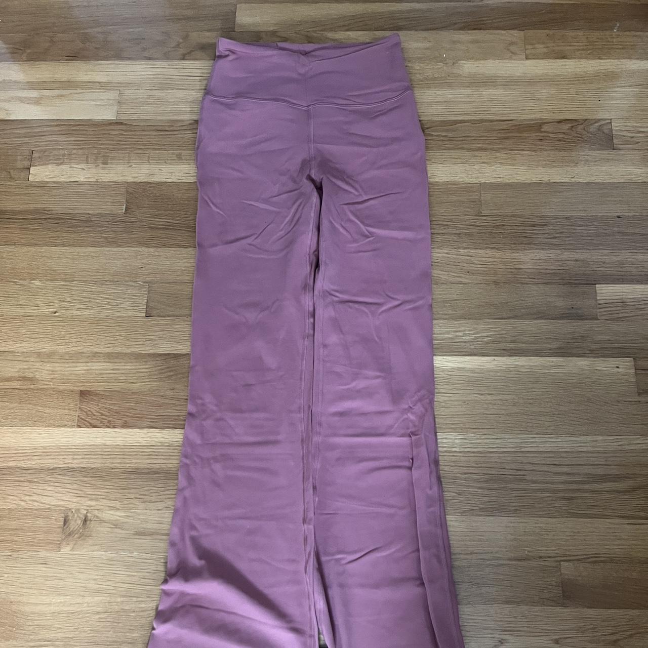 Lululemon Groove Pants. Size 4 for Sale in Old Bridge Township, NJ - OfferUp