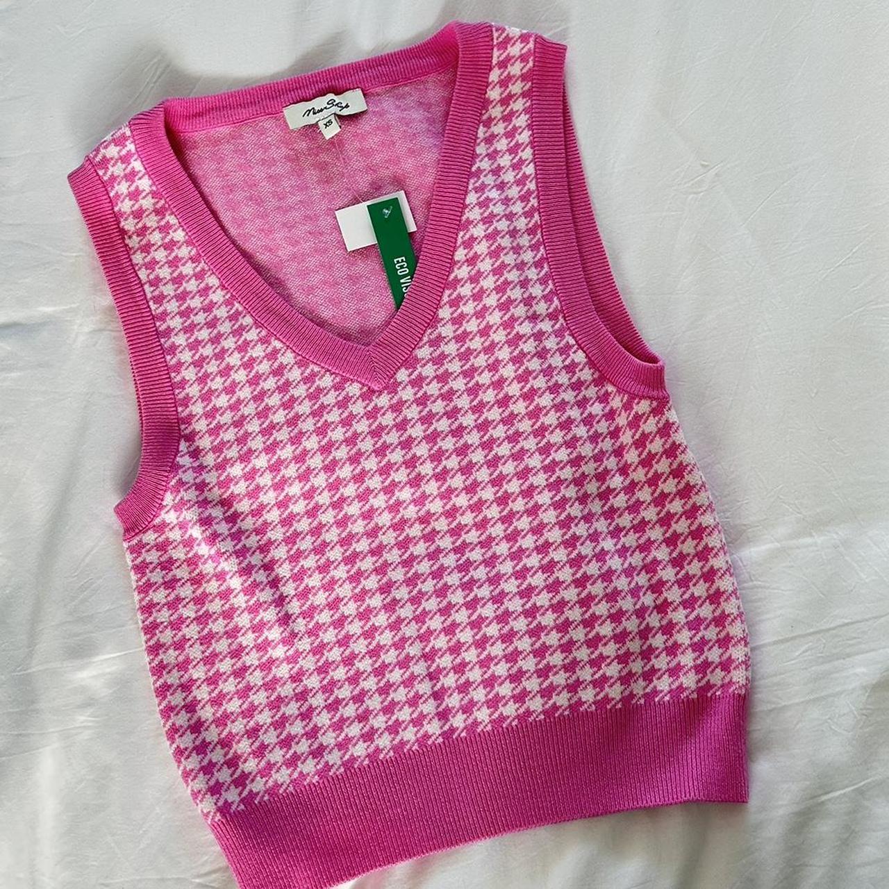 White and pink checkered vest Never worn Stretchy... - Depop